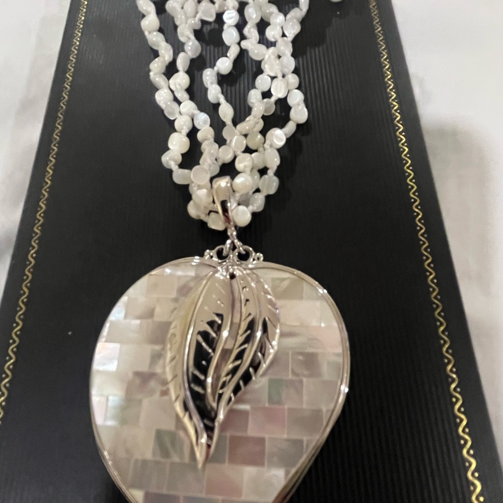 One of a Kind Vintage Sajen Inlaid Mother Of Pearl Heart Necklace